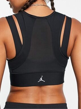 NWOT Nike Air Jordan split layer sports bra in black SZ M